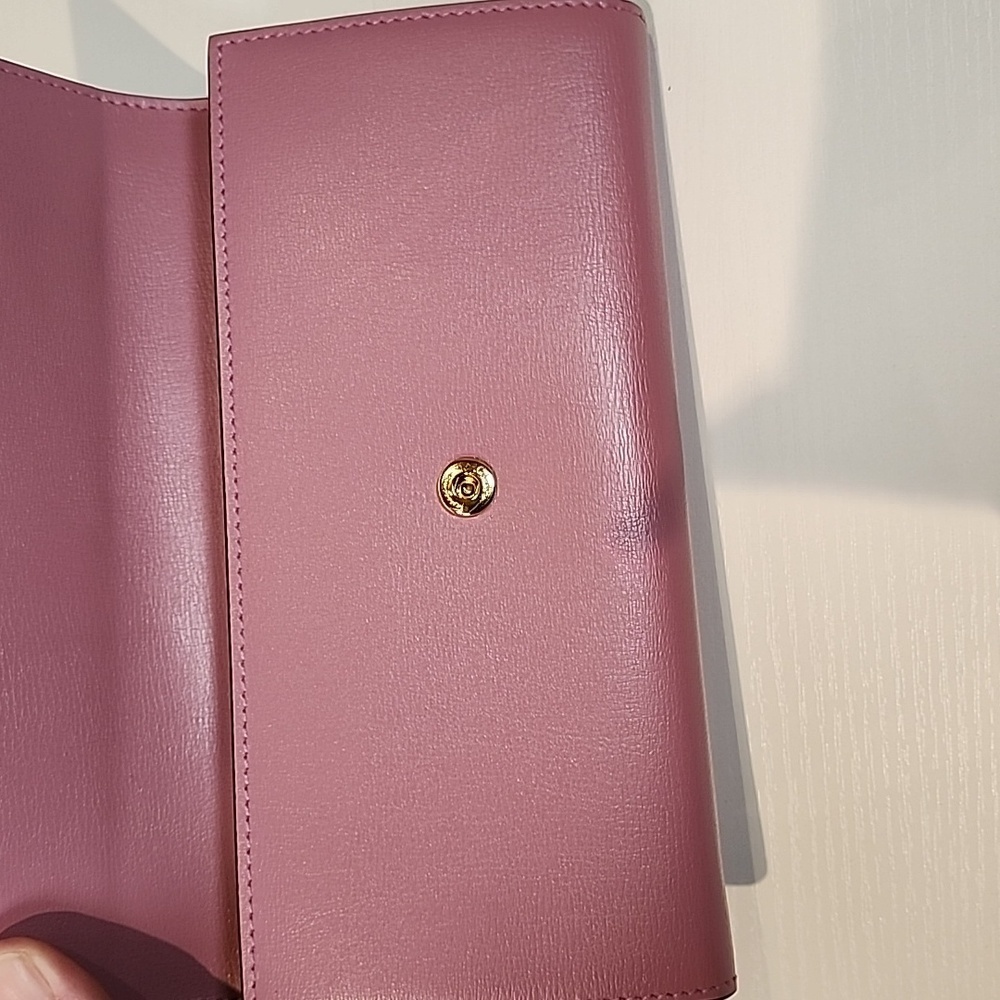 Salvatore Ferragamo Wallet With Box - Picture 11 of 16